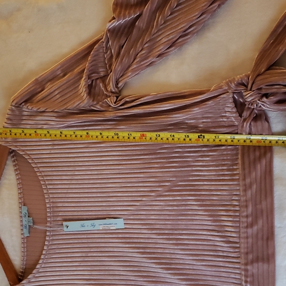 SHE & SKY Beautiful Blouson Style Top Sz. L - Picture 16 of 16